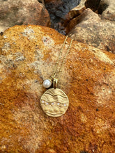 Load image into Gallery viewer, Ocean Dreamer Necklace - GOLD
